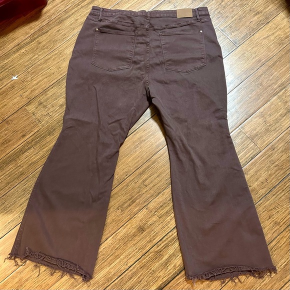 Judy Blue Flare Jeans Brown, 24W - Picture 8 of 9